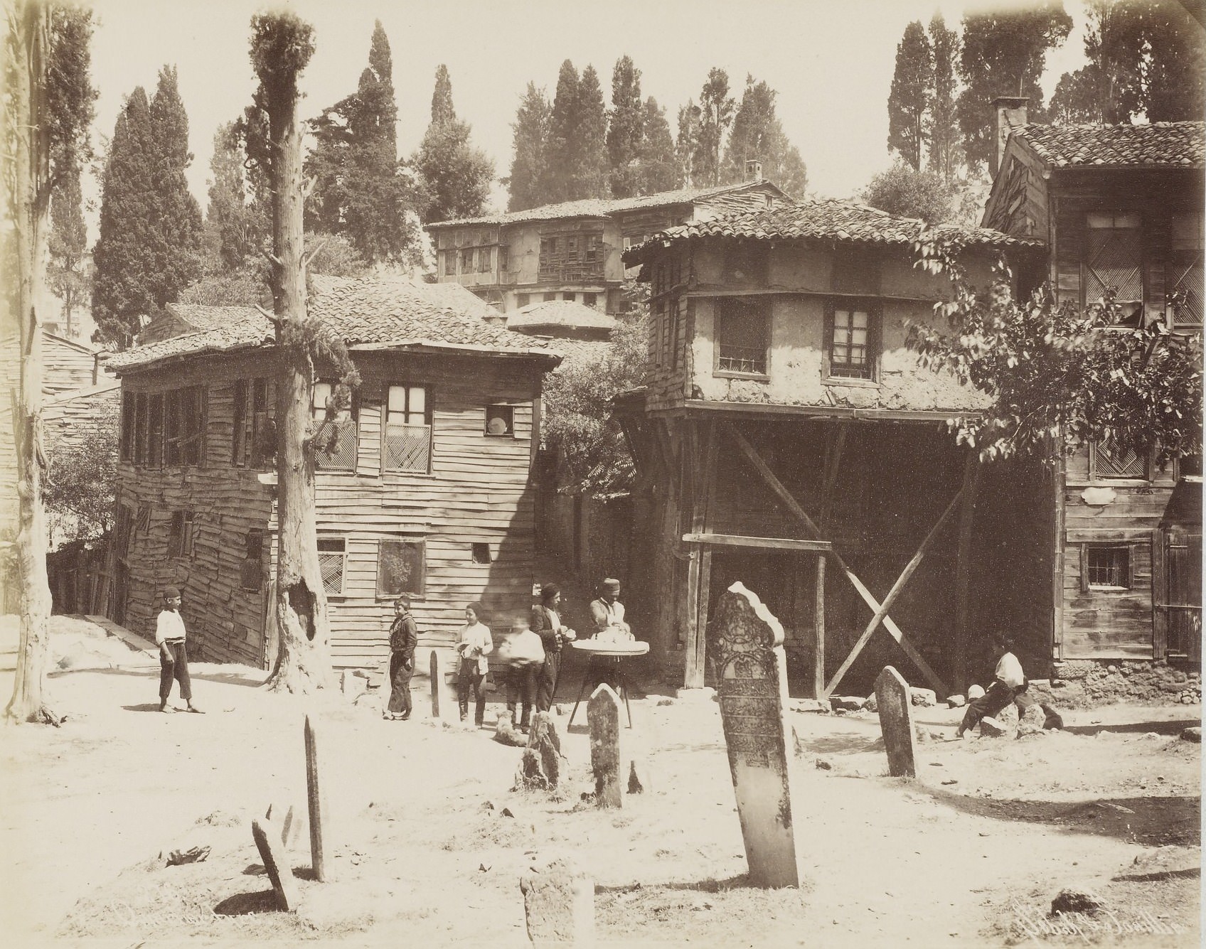 216. Quartier turc marchand de madjoune. 1880s.