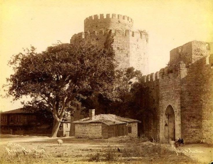 520. Porte des Sept Tours. 1890s.