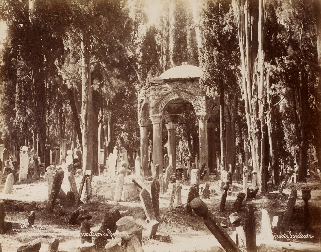 573. Tombeau du Cheval dans le Cimetière de Scutar. 1890s.