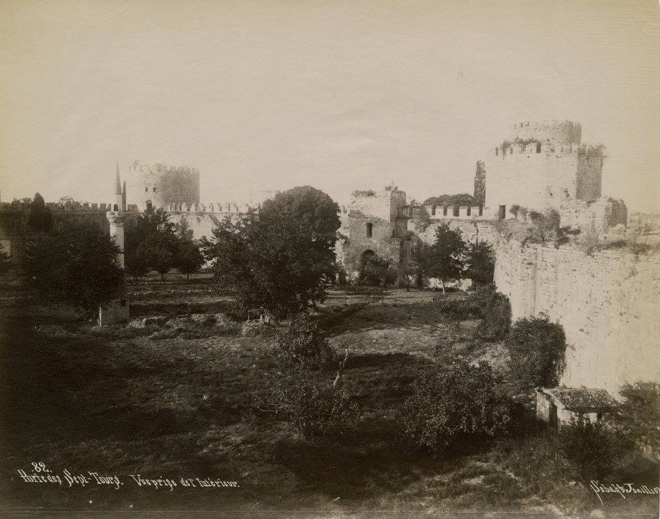 82. Porte des Sept Tours vue prise de l' intérieur. 1890s.