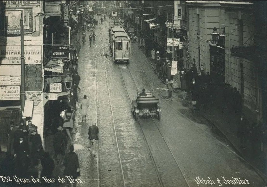 852. Rue de Pera.1900s.