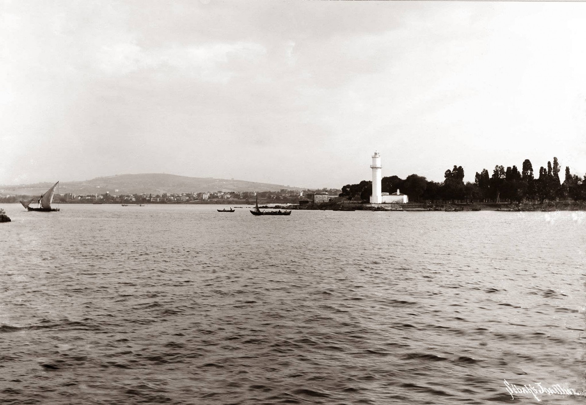 Pointe de Fanaraki. Mer de Marmara. 1900s.