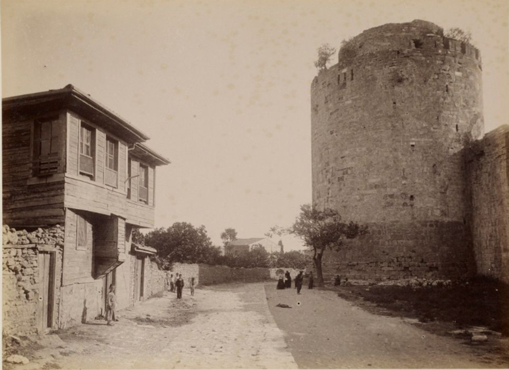 Vue des Sept Tours. 1890s.